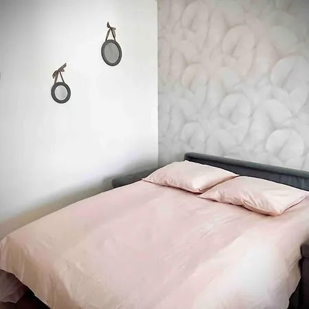Chaleureux 2 Minutes De Caen Apartment *
